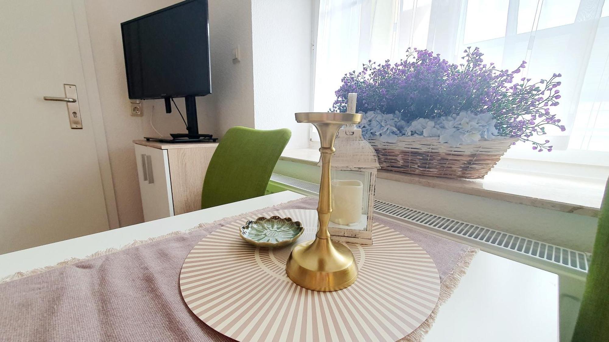 Apartment Gruener Fuerst Mit Sitzecke Im Innenhof & Naehe Park & Erdgeschoss باد موسْكاو الغرفة الصورة